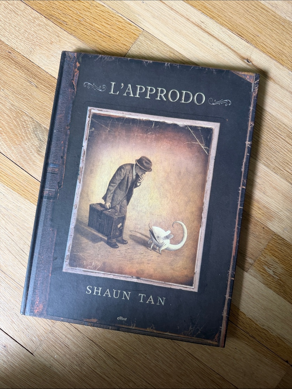 L'Approdo by Shaun Tan - Brown & Cream Illustrated Hardcover